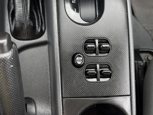 Used 2006 Jeep Liberty Sport AWD/4WD image 33