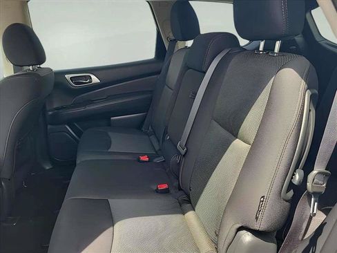Used 2019 Nissan Pathfinder S AWD/4WD image 16