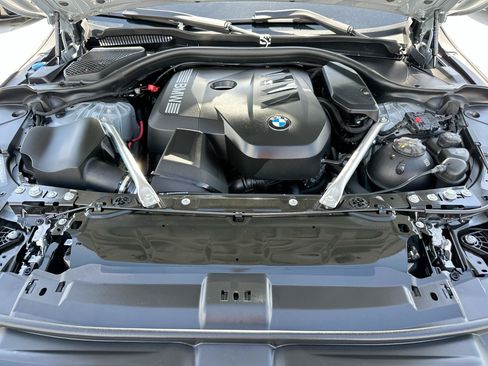 Used 2025 BMW 530i w/ M Sport Package RWD image 33