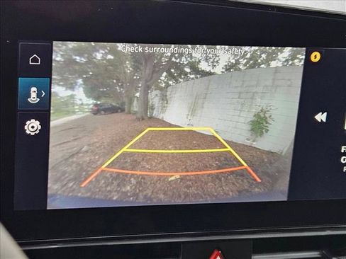 Used 2023 Hyundai Elantra SEL w/ Convenience Package FWD image 14
