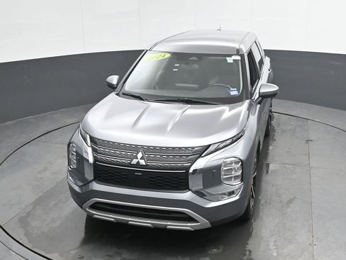 Used 2024 Mitsubishi Outlander SE image 39
