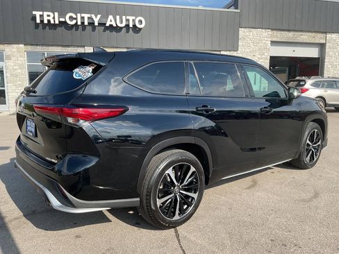 Used 2021 Toyota Highlander XSE AWD/4WD image 7