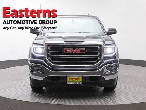 Used 2018 GMC Sierra 1500 SLE w/ SLE Value Package AWD/4WD image 2