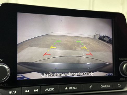 Used 2024 Nissan Rogue SV FWD image 15
