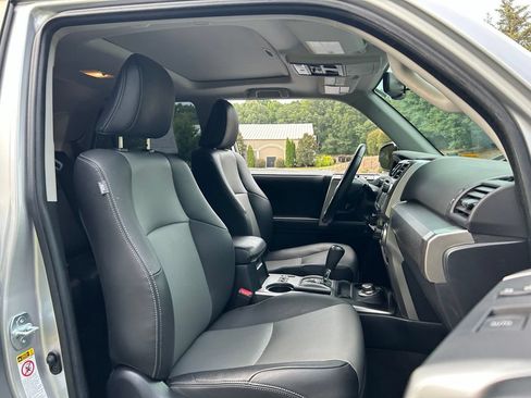 Used 2019 Toyota 4Runner SR5 Premium AWD/4WD image 50