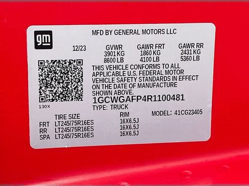 Used 2024 Chevrolet Express 2500 RWD image 27