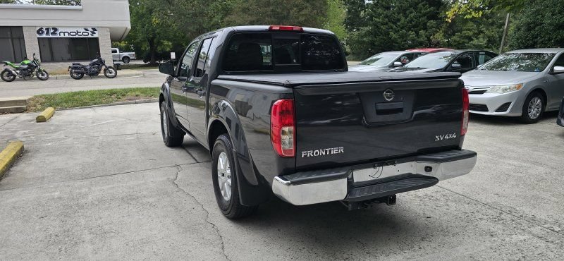 Used 2015 Nissan Frontier SV AWD/4WD image 3
