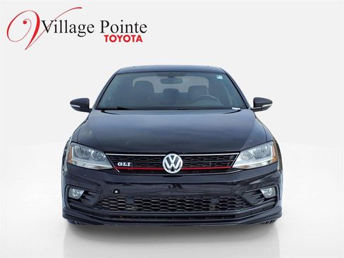 Used 2017 Volkswagen Jetta GLI image 9