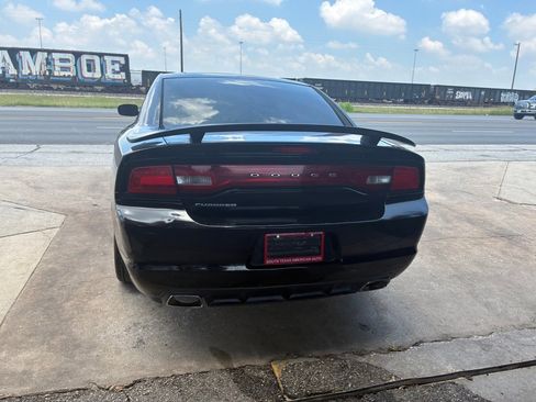 Used 2012 Dodge Charger SE RWD image 17