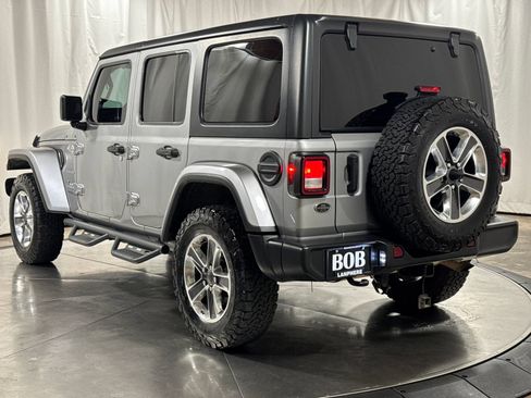 Used 2021 Jeep Wrangler Unlimited Sahara AWD/4WD image 9