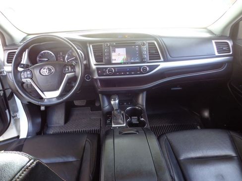Used 2016 Toyota Highlander XLE AWD/4WD image 26