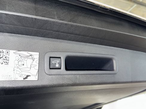 Used 2021 Toyota Sienna Platinum image 14