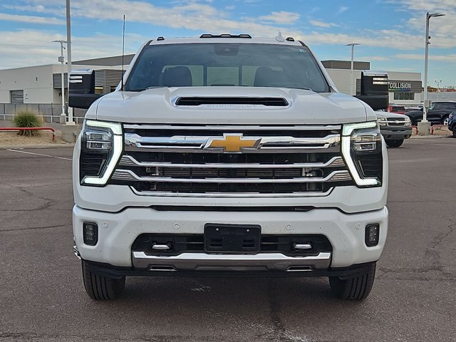 Used 2024 Chevrolet Silverado 3500 High Country w/ High Country Premium Package AWD/4WD image 2
