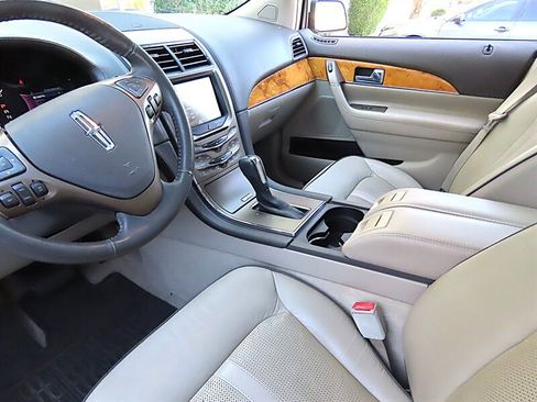 Used 2013 Lincoln MKX FWD image 15
