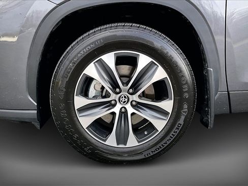 Used 2023 Toyota Highlander XLE image 34