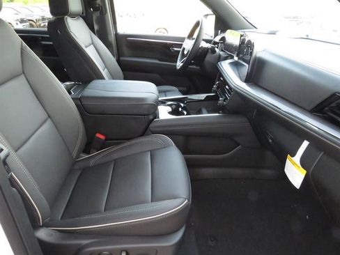 New 2025 Chevrolet Suburban Premier w/ Sun And Tow Package image 20