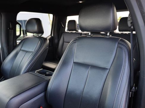 Used 2022 Ford F250 Lariat w/ Black Appearance Package AWD/4WD image 7