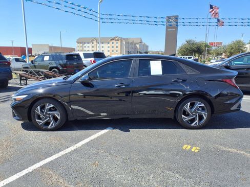 Certified 2025 Hyundai Elantra Sport image 4