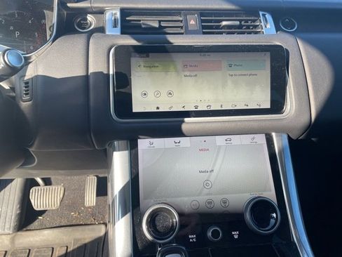 Used 2018 Land Rover Range Rover Sport HSE image 9