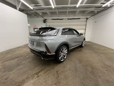 Certified 2024 Cadillac Lyriq Luxury w/ LPO, Floor Liner Package image 6