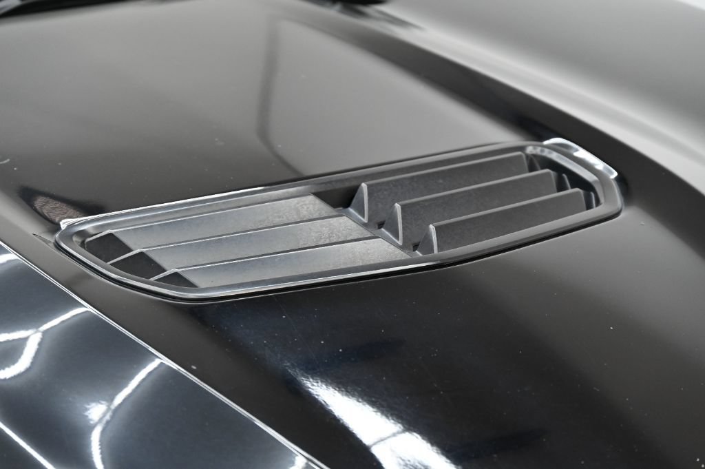 Used 2019 Chevrolet Camaro SS RWD image 12