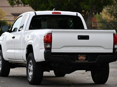 Used 2020 Toyota Tacoma SR RWD image 5