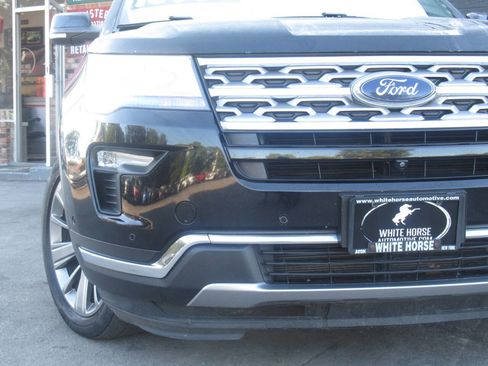 Used 2018 Ford Explorer Limited w/ Equipment Group 301A image 3