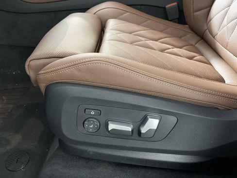 Used 2023 BMW X5 xDrive40i w/ Premium Package image 10