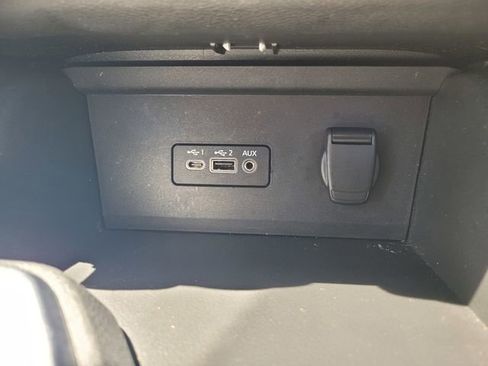 Certified 2022 Nissan Sentra SR FWD image 25