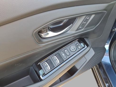 Used 2023 Honda Accord Touring image 14