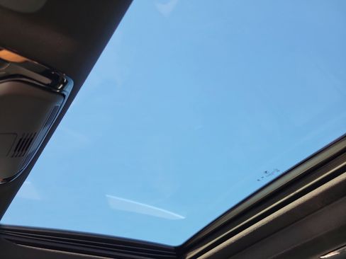 Used 2025 BMW 330i Sedan image 31