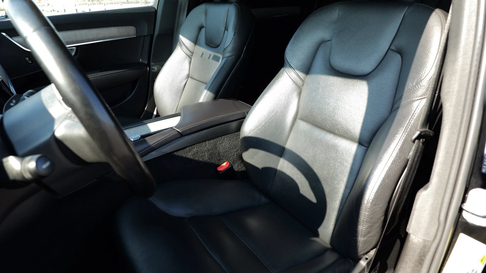 Used 2023 Volvo S90 B6 Plus AWD/4WD image 17