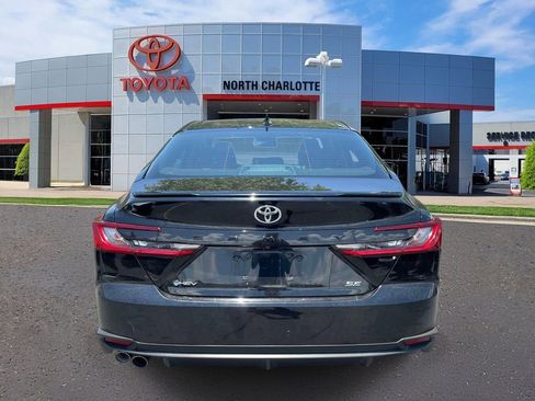 Used 2025 Toyota Camry SE w/ Convenience Package FWD image 7