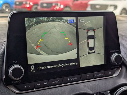 Used 2024 Nissan Sentra SR w/ SR Premium Package image 17