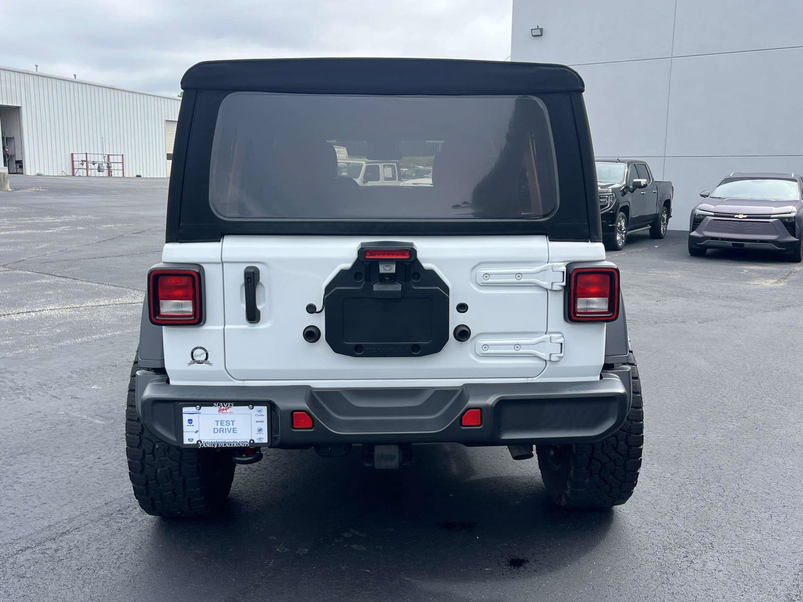 Used 2024 Jeep Wrangler Unlimited Sport AWD/4WD image 4