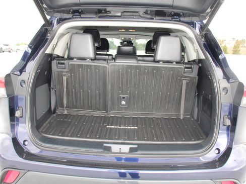 Certified 2022 Toyota Highlander Limited image 16