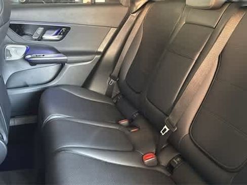 Used 2025 Mercedes-Benz GLC 300 4MATIC image 59