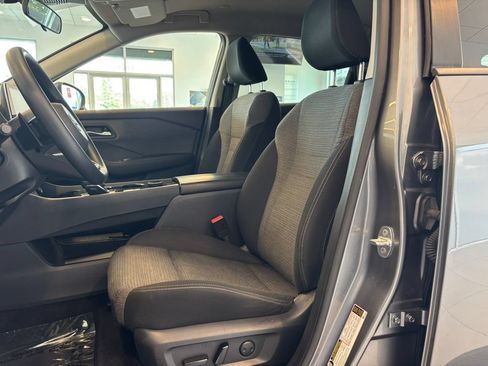 Used 2022 Nissan Rogue SV AWD/4WD image 12