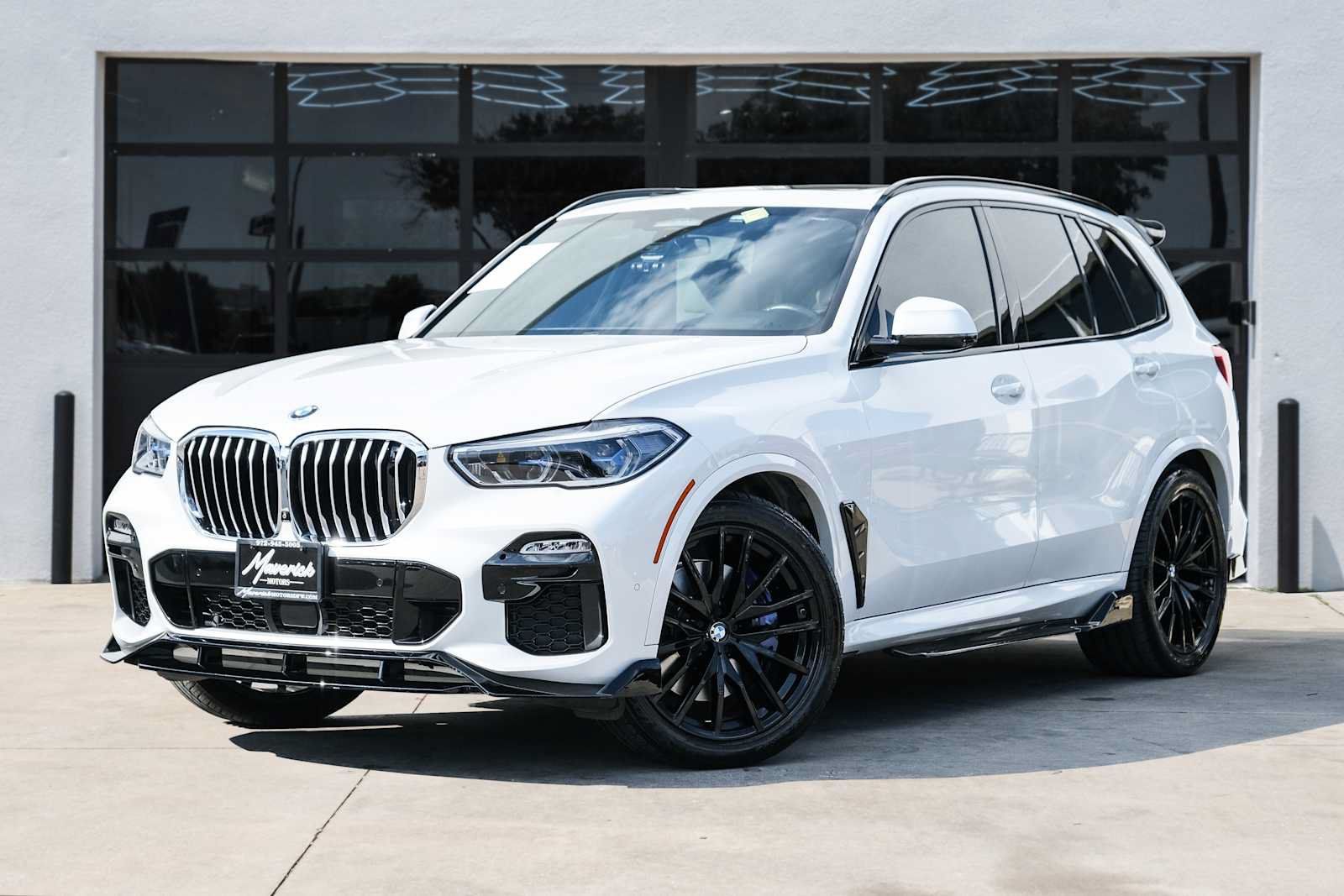 Used 2019 BMW X5 xDrive40i w/ M Sport Package AWD/4WD image 1