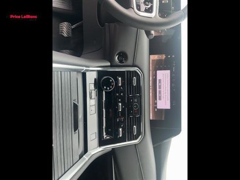 New 2026 Nissan Armada SL w/ Captain's Chari Seat Package RWD image 5