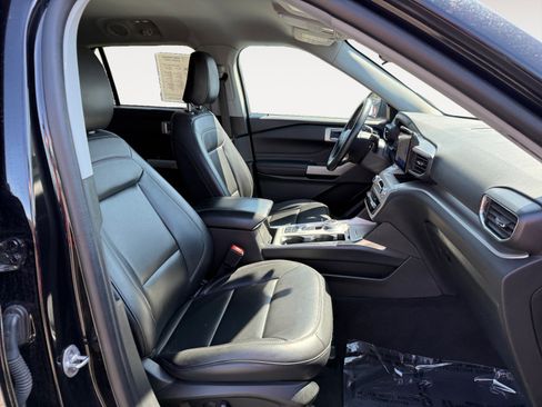 Used 2023 Ford Explorer XLT w/ Equipment Group 202A image 19