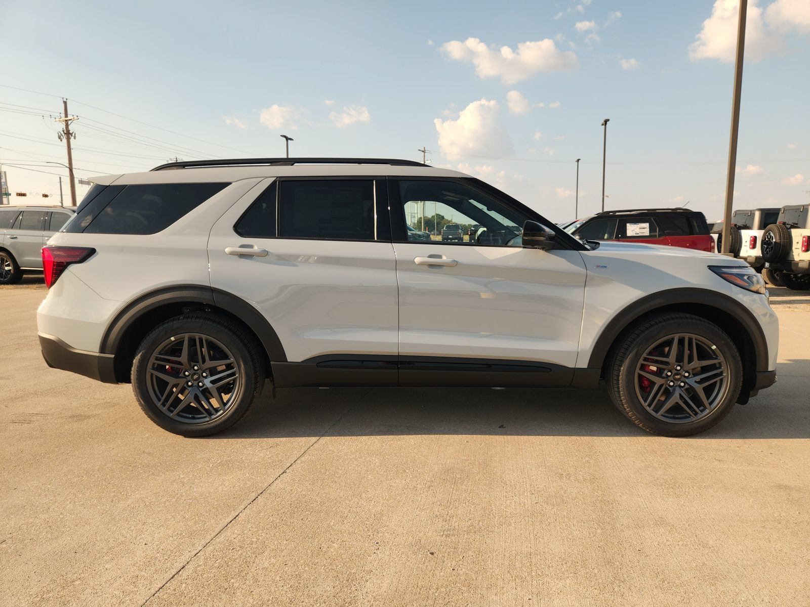 New 2027 Ford Explorer ST-Line w/ Premium Package RWD image 7