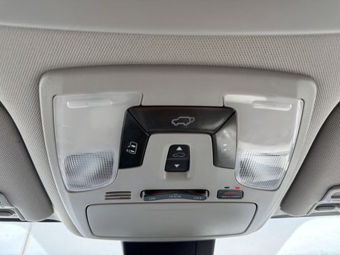 Used 2019 Toyota Sienna XLE Premium AWD/4WD image 24