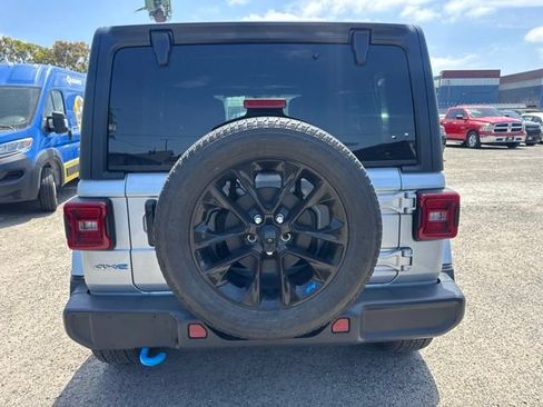 Used 2023 Jeep Wrangler Unlimited Sahara w/ Cold Weather Group AWD/4WD image 6