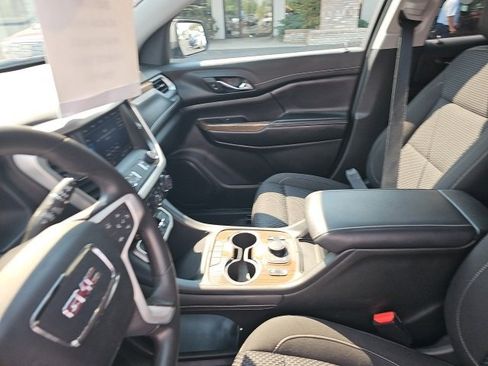 Used 2023 GMC Acadia SLE w/ Driver Convenience Package image 31