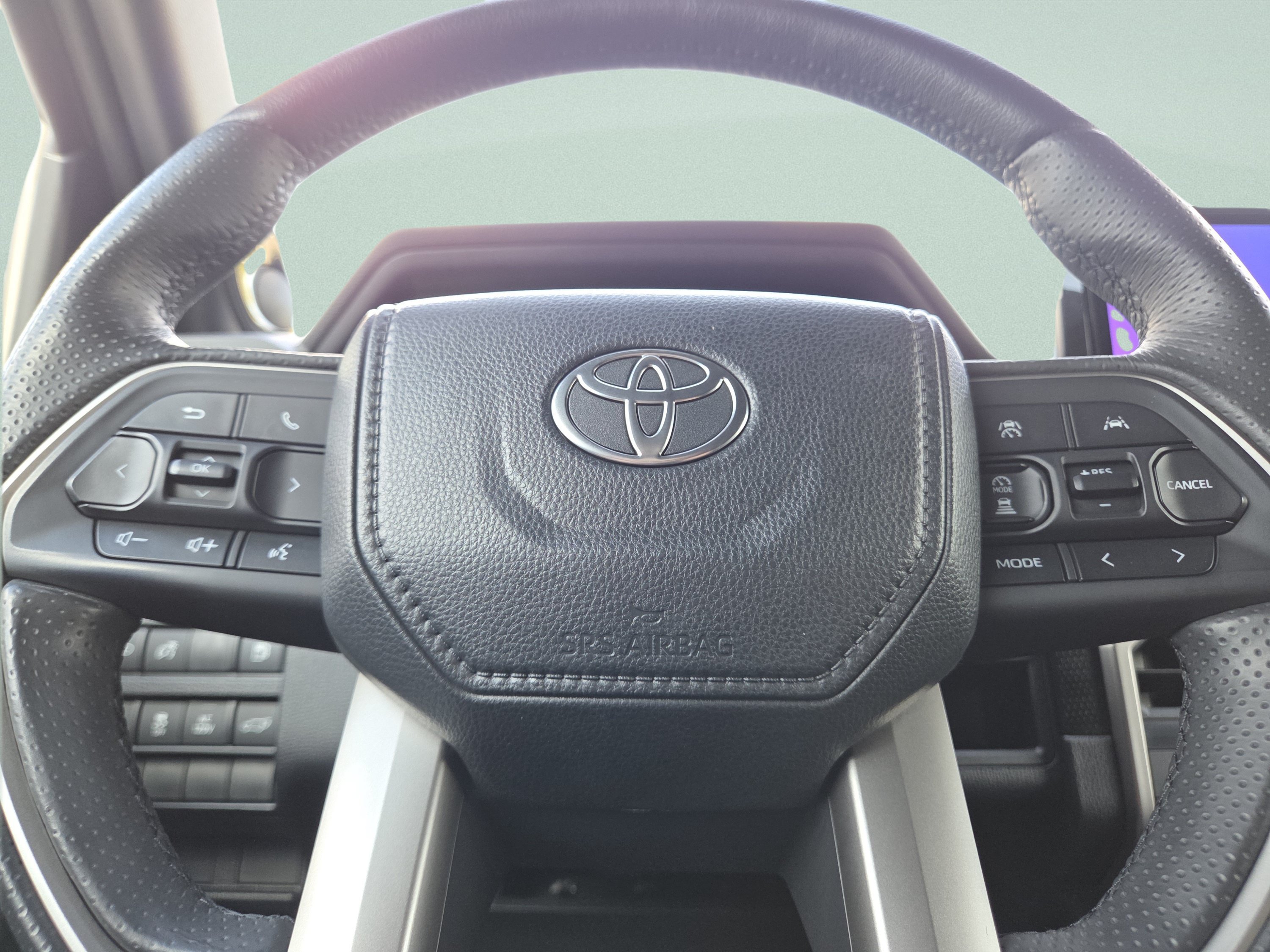 Used 2025 Toyota 4Runner Limited AWD/4WD image 39