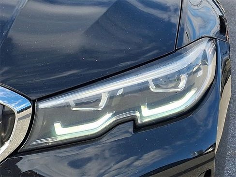 Used 2021 BMW 330i xDrive Sedan w/ Premium Package image 9
