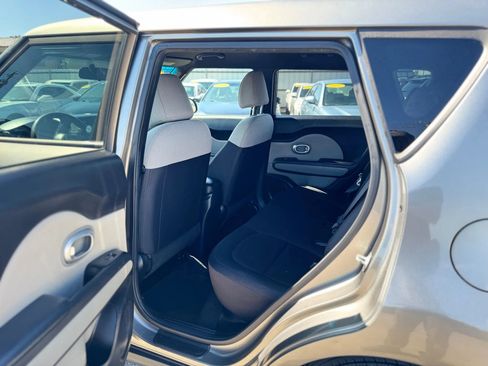 Used 2017 Kia Soul EV image 9