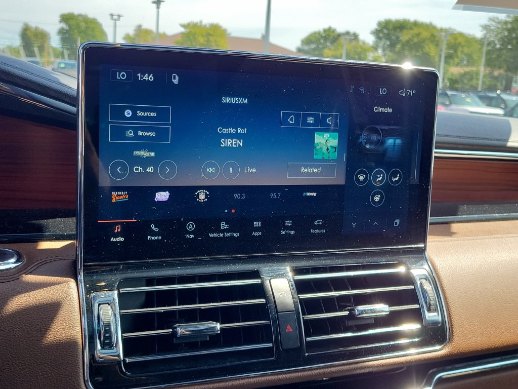 Used 2022 Lincoln Navigator L Reserve AWD/4WD image 27