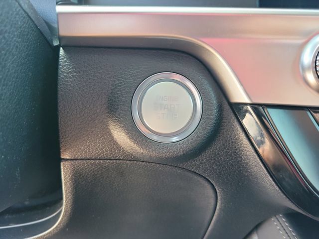 Used 2024 Kia Telluride EX w/ EX Captain's Chair Package FWD image 32